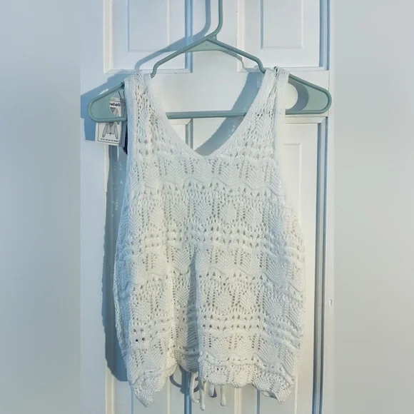 NWT JESSICA SIMPSON White Hollowed Knit V-Neck Drawstring Vest. Size: Small - Picture 3 of 8